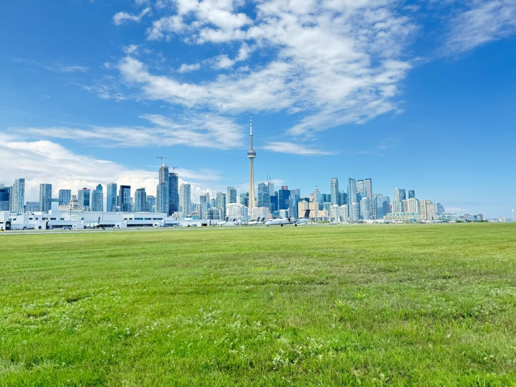 Terrain d'aviation à l'Aéroport Billy Bishop de Toronto.